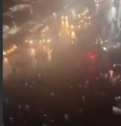 天博体育官方网站-欣喜若狂，民主刚果球迷深夜庆祝球队时隔52年重返世界杯正赛